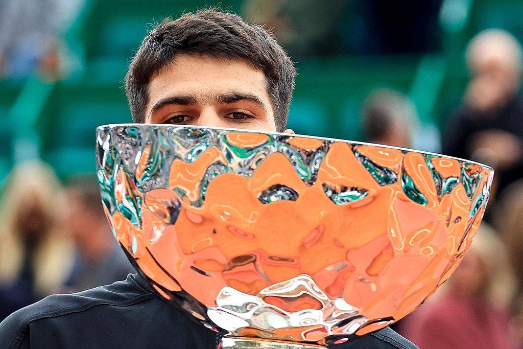 九游体育app-德约科维奇压哨绝杀凯尔特人，全场沸腾！经典一战再现传奇