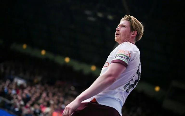 九游体育-多特蒙德核心球员被曝转会传闻，引球迷热议，不能专业.的简单介绍