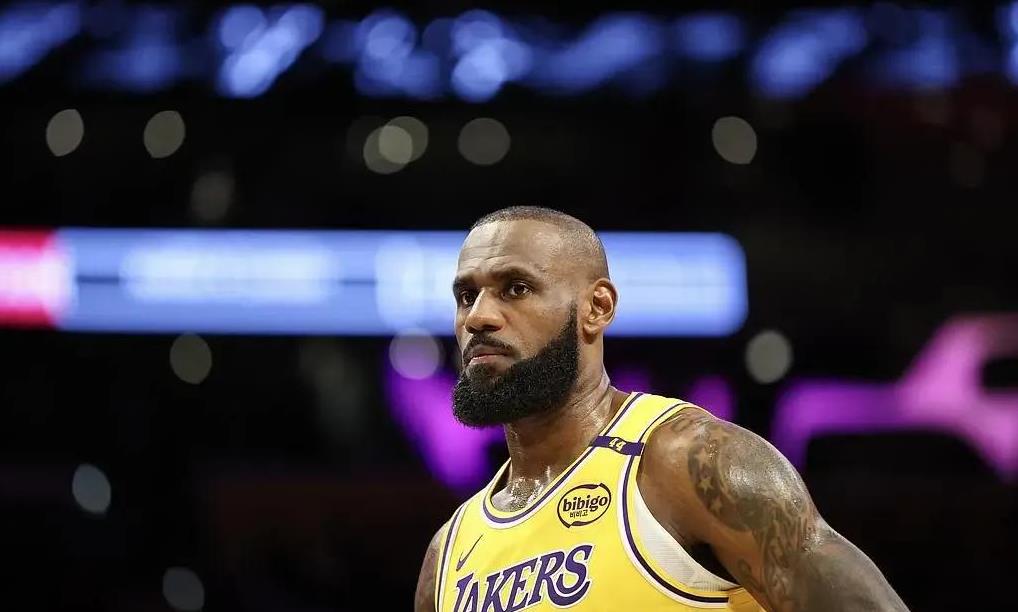 九游体育app-湖人球星三分绝杀，全场观众热烈欢呼，东西以上.的简单介绍